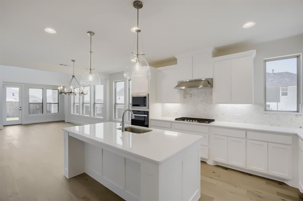 828 Stone Grove Road Property Photo 4