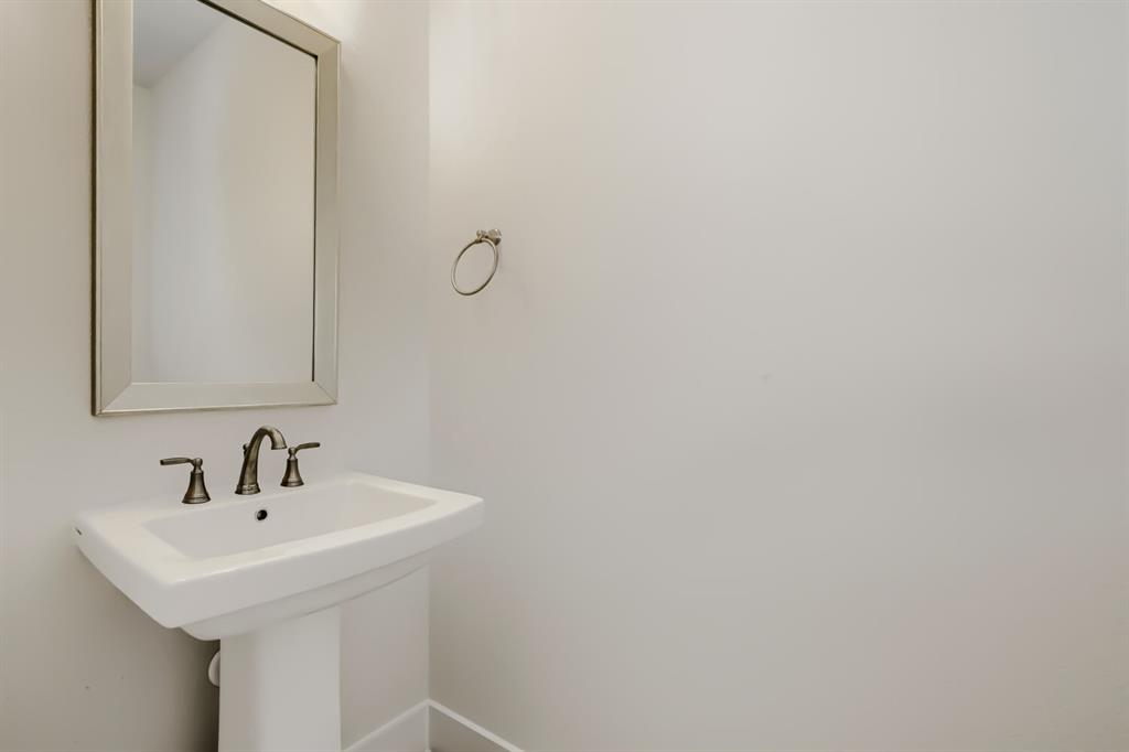 828 Stone Grove Road Property Photo 9