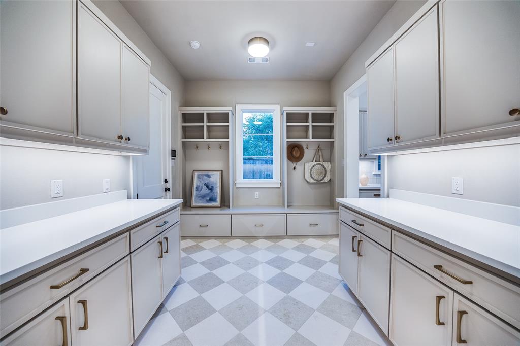3935 Hawick Lane Property Photo 11