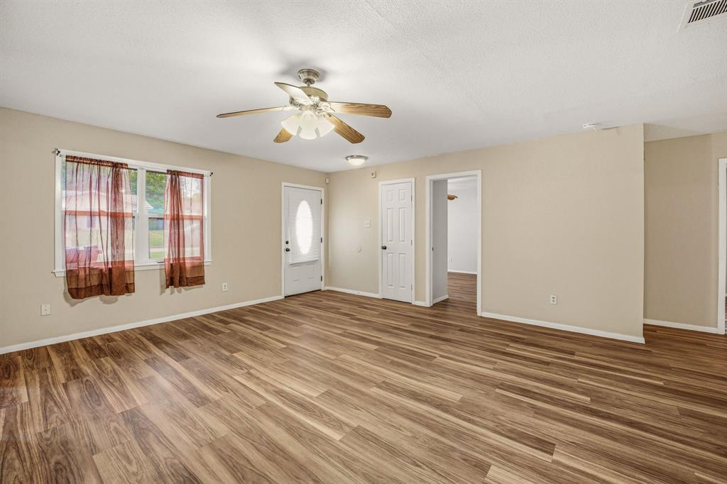 1602 Marie Terrace Property Photo 6