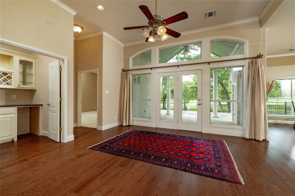 603 Runaway Bay Drive Property Photo 13