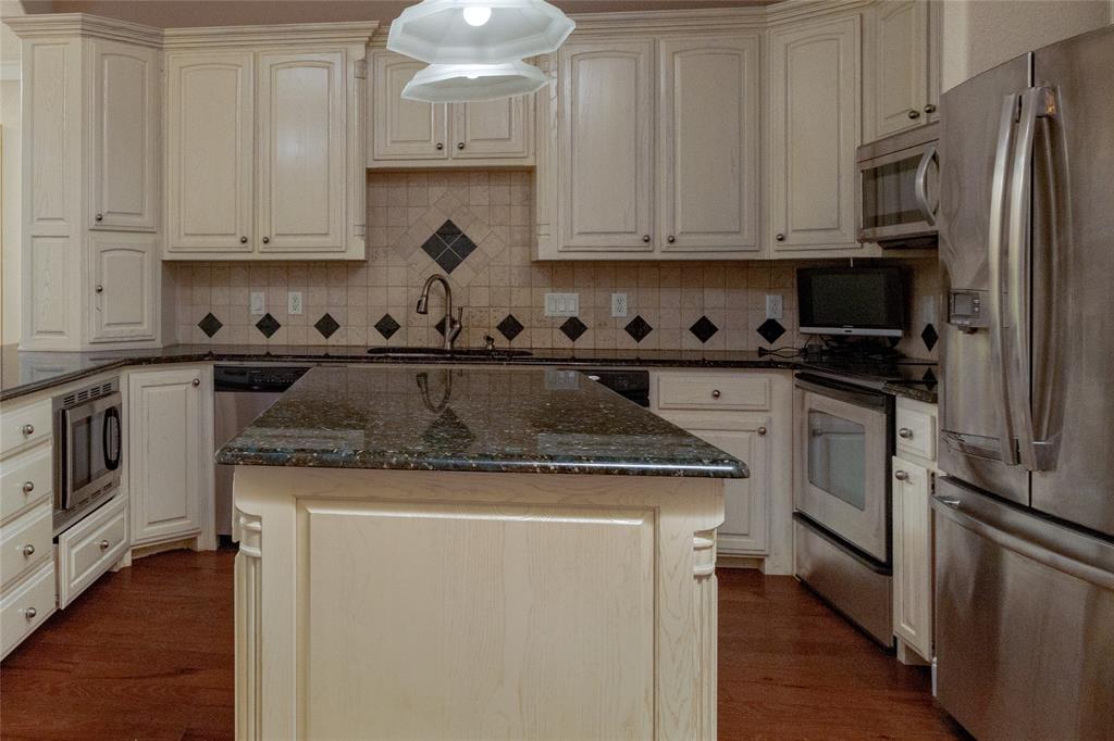 603 Runaway Bay Drive Property Photo 16