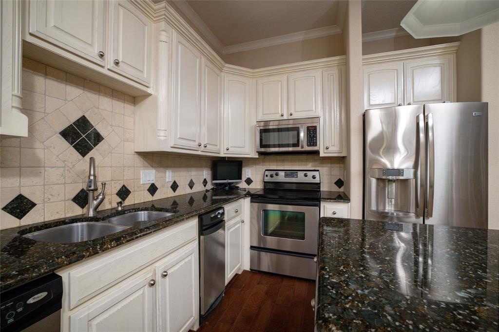603 Runaway Bay Drive Property Photo 18