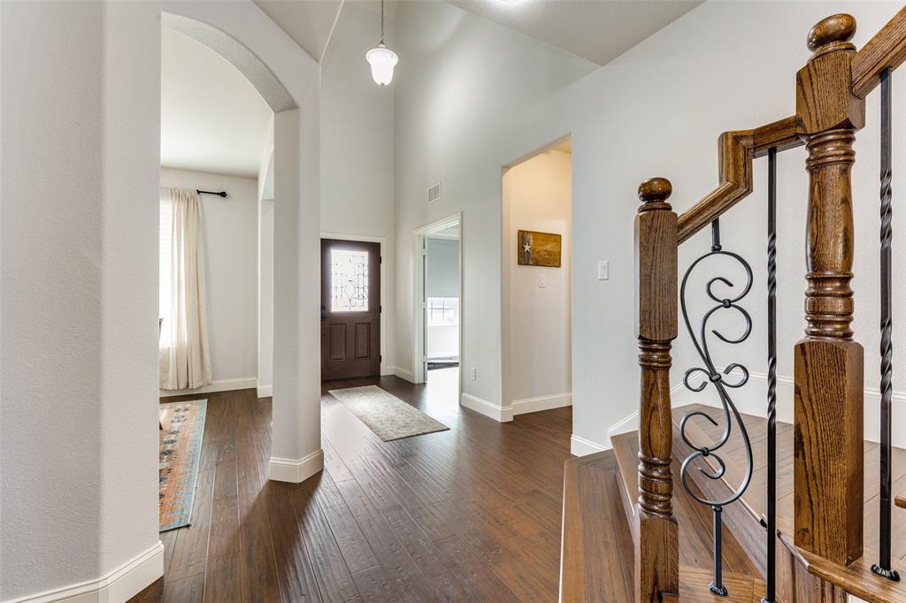 8025 Ponwar Drive Property Photo 6