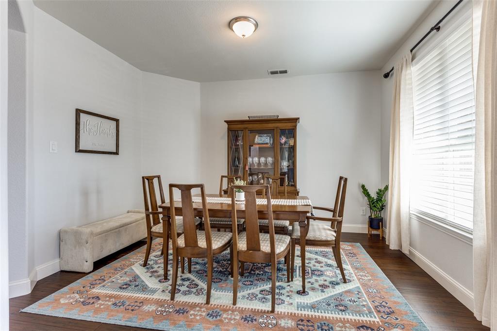 8025 Ponwar Drive Property Photo 11
