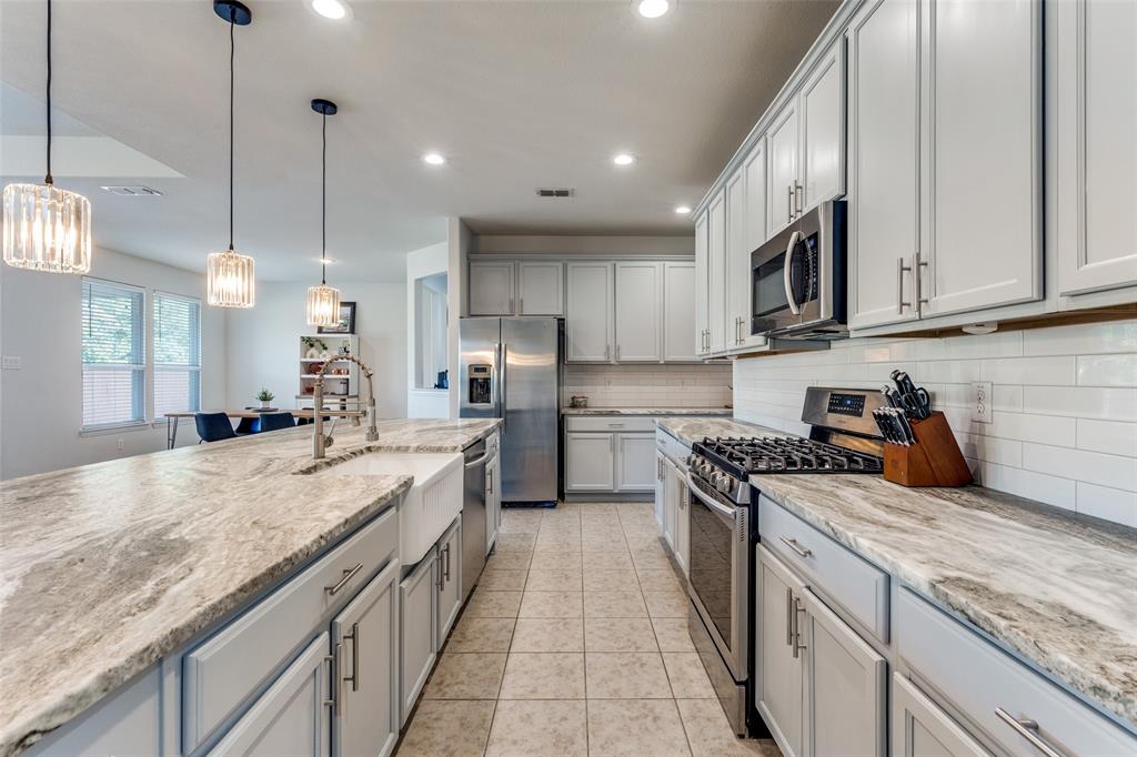 8025 Ponwar Drive Property Photo 15