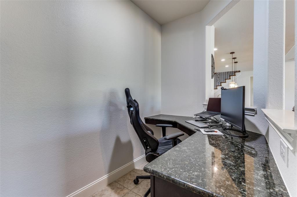 8025 Ponwar Drive Property Photo 24