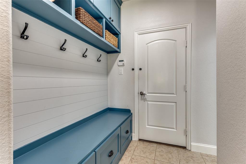 8025 Ponwar Drive Property Photo 25