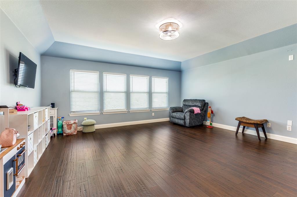 8025 Ponwar Drive Property Photo 27