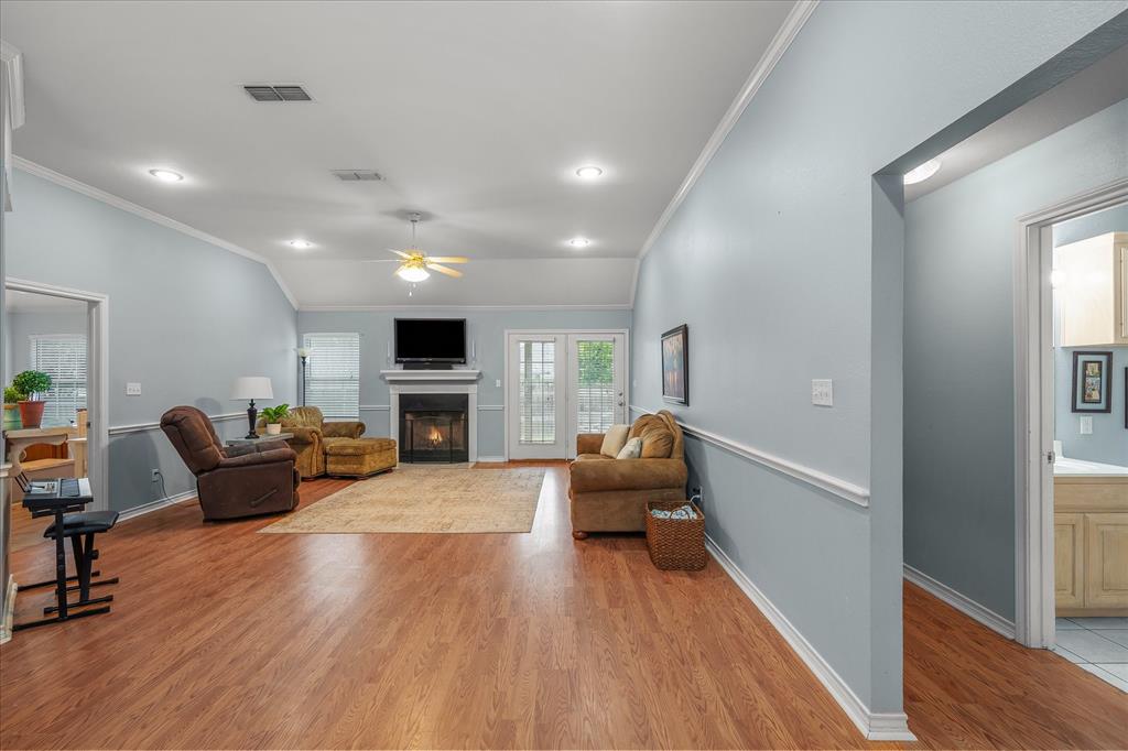 560 Washington Street Property Photo 6