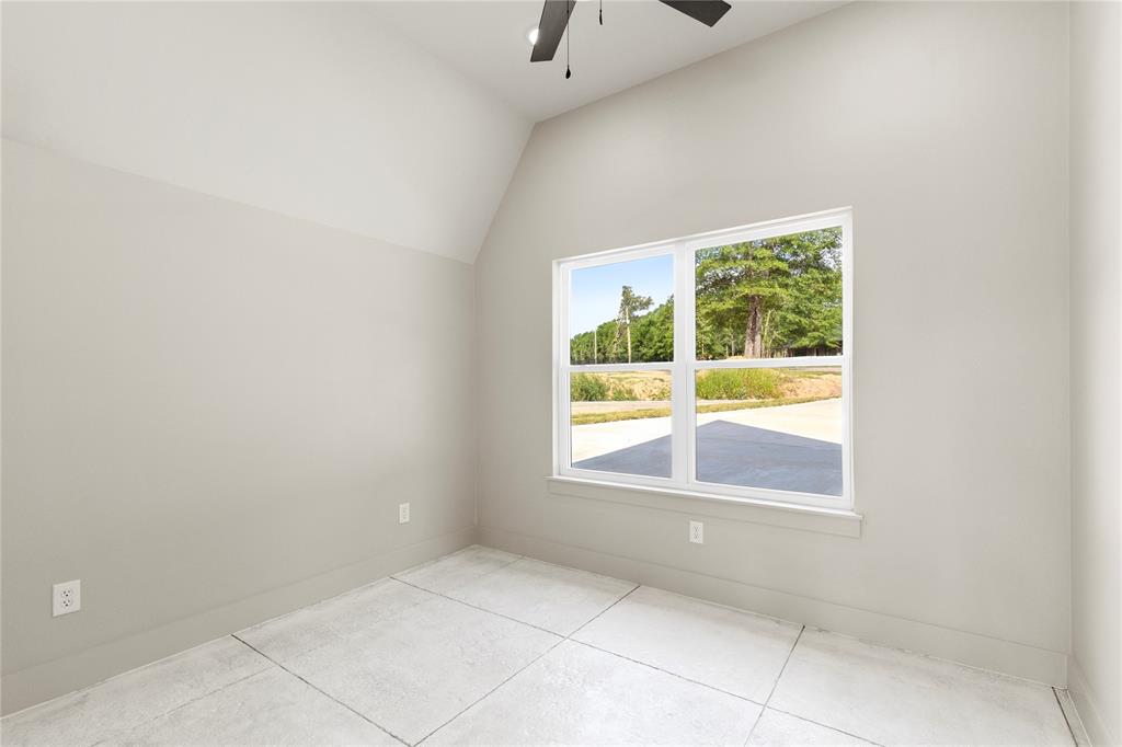 268 County Road 2297 Property Photo 26