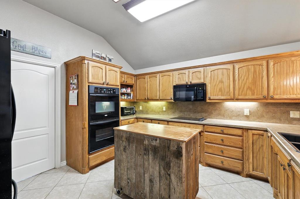 8424 Marianna Way Property Photo 10