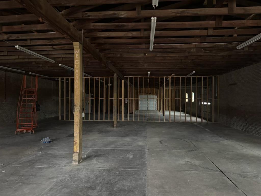 201 N Main Street Property Photo 16