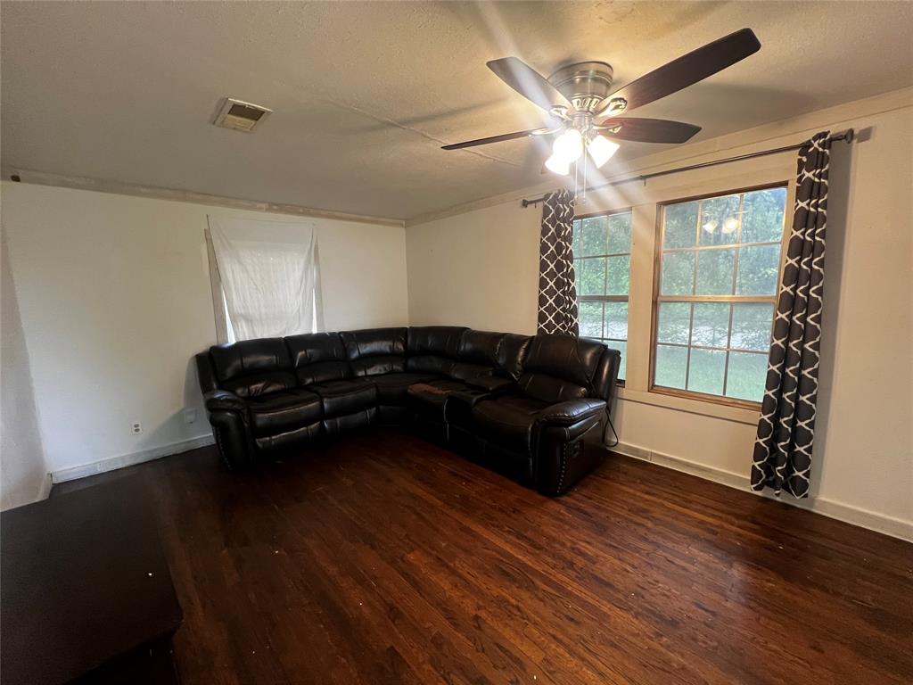 319 Ridgecrest Court Property Photo 5
