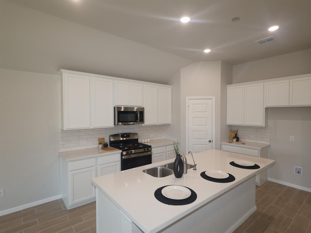 3708 Yarrow Drive Property Photo 2