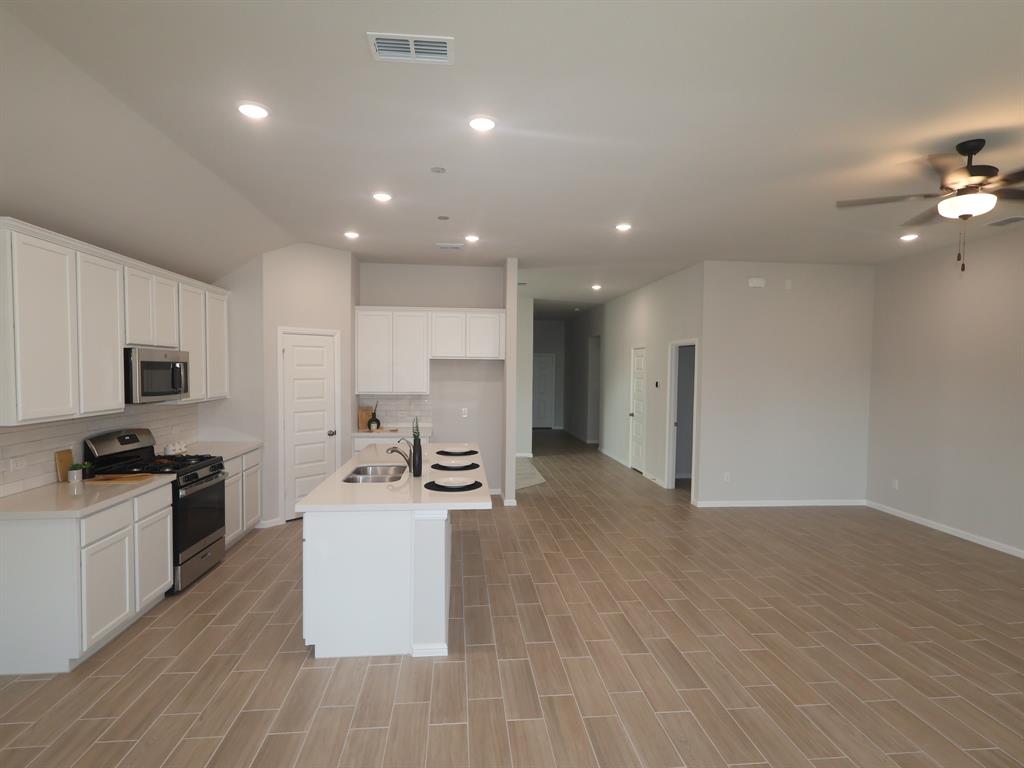 3708 Yarrow Drive Property Photo 3