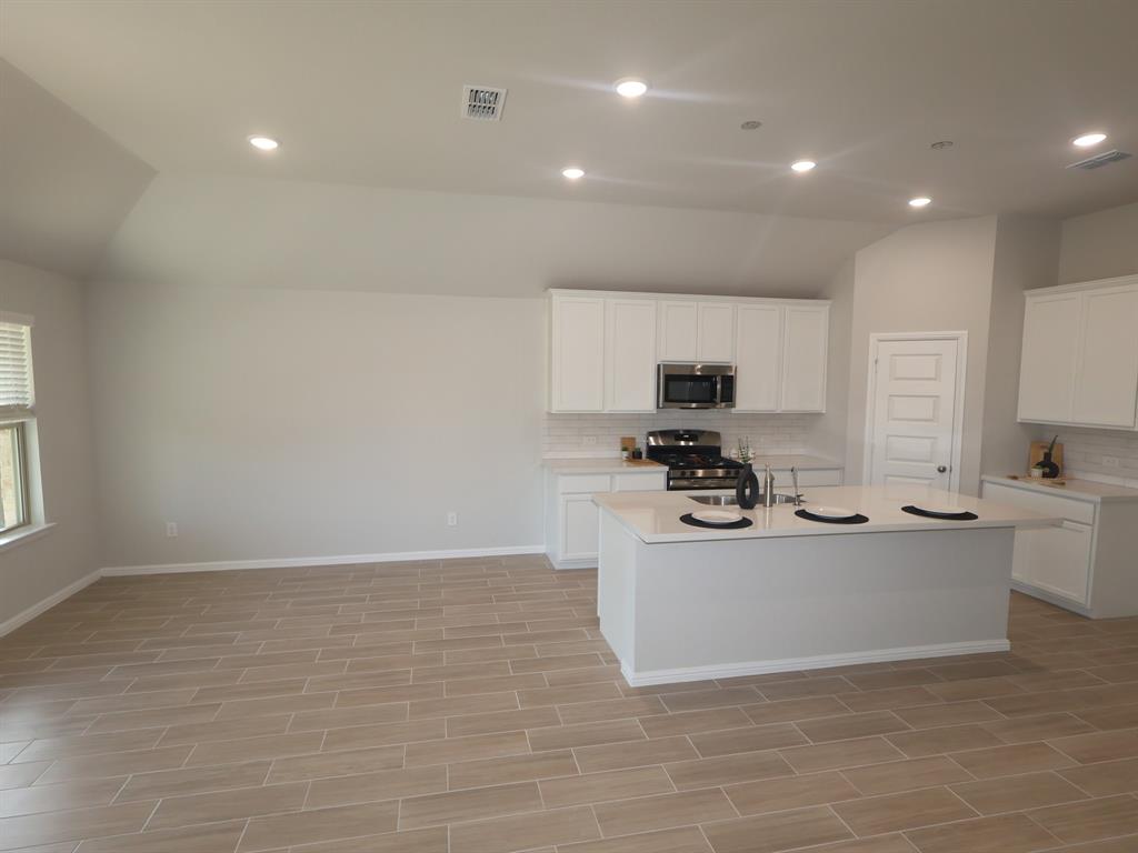 3708 Yarrow Drive Property Photo 8