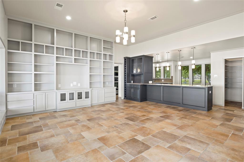 360 County Road 2136 Property Photo 14