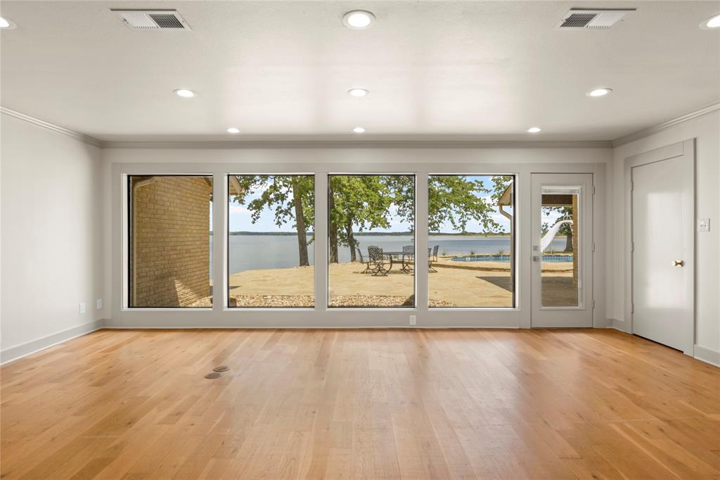 360 County Road 2136 Property Photo 17