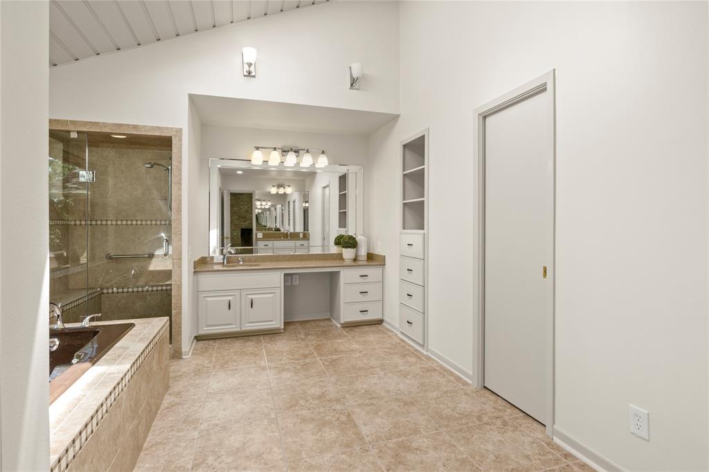 360 County Road 2136 Property Photo 21