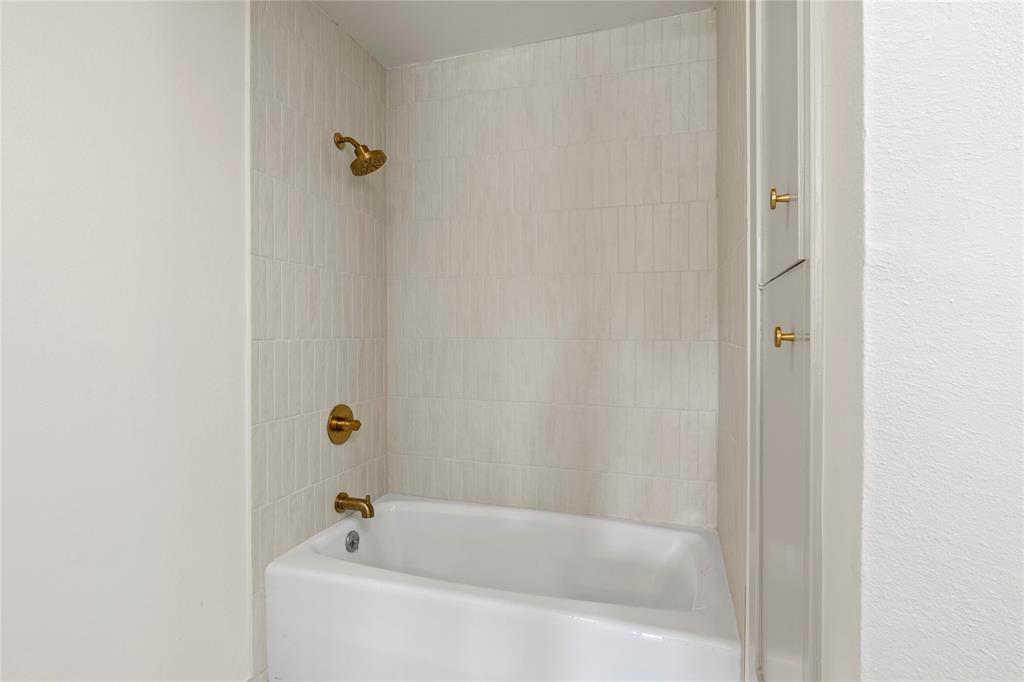 360 County Road 2136 Property Photo 24