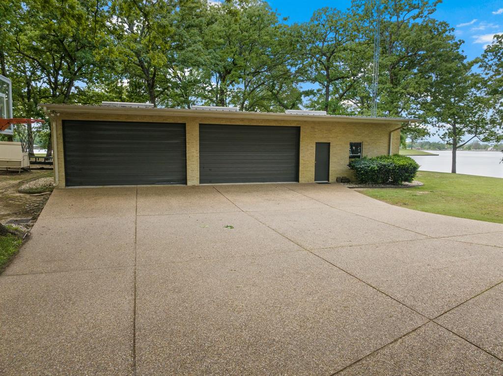 360 County Road 2136 Property Photo 37