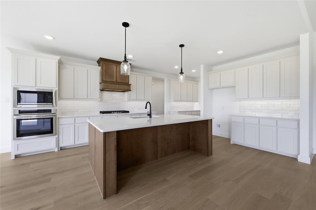 826 Feathergrass Court Property Photo 15