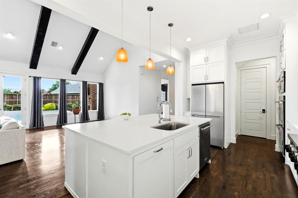 1104 Van Drive Property Photo 8
