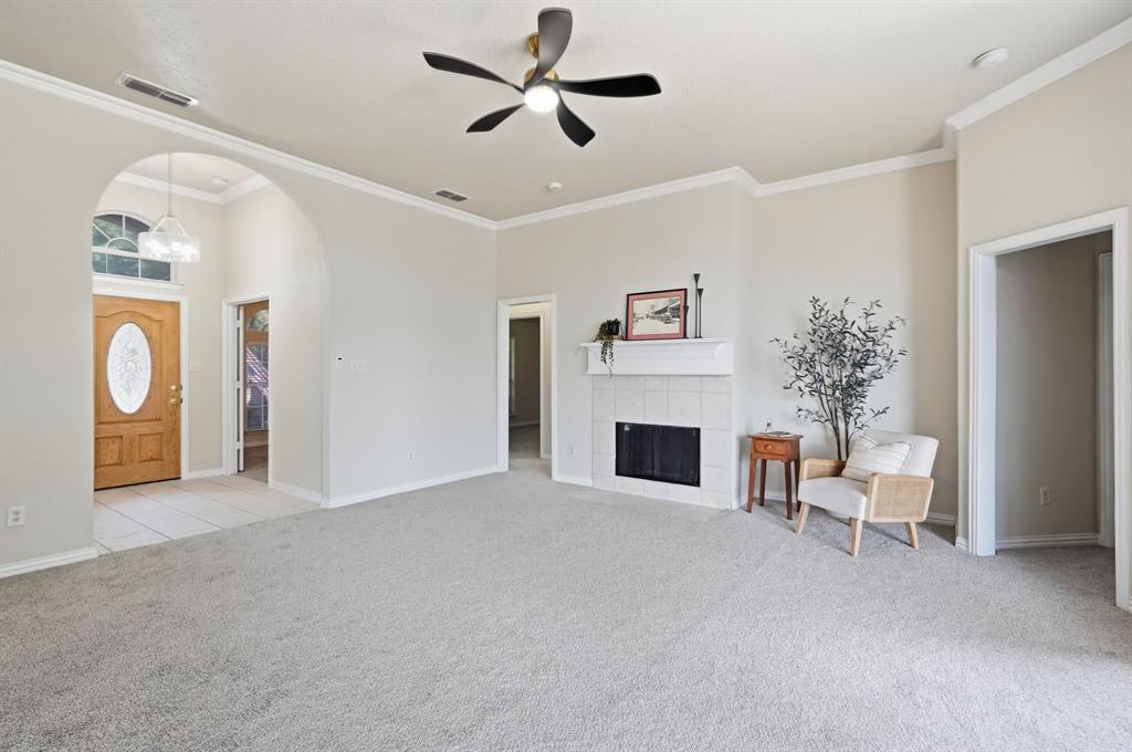 1121 Sw Hillside Drive Property Photo 3