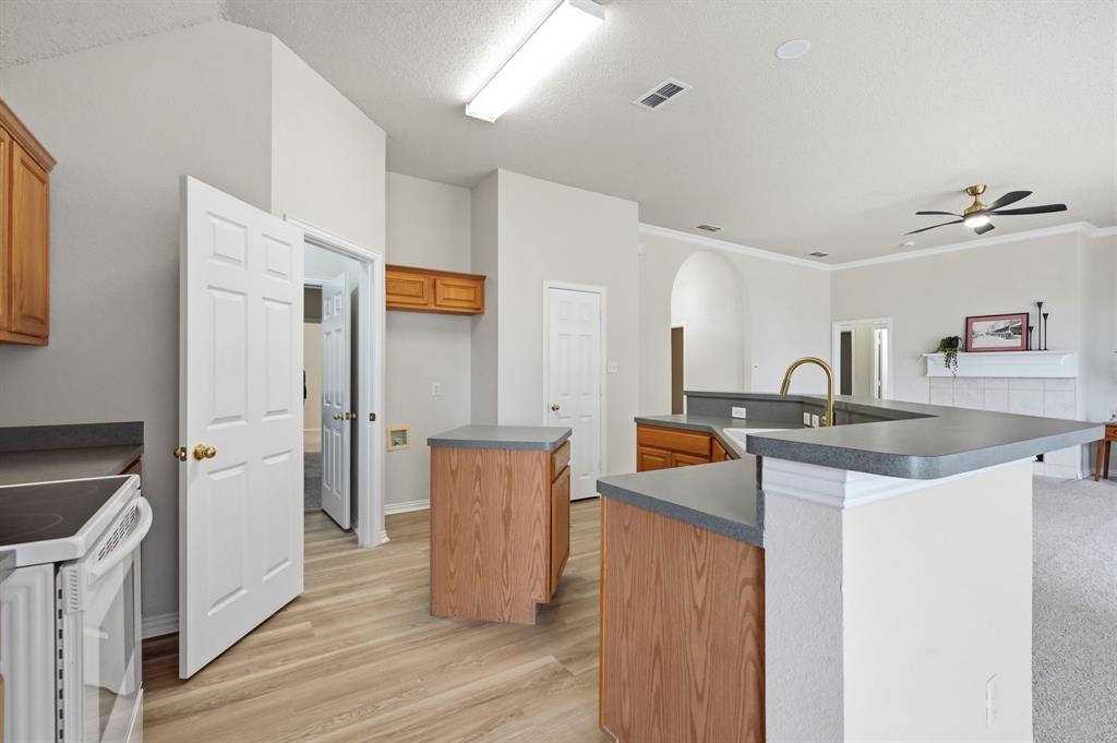 1121 Sw Hillside Drive Property Photo 11