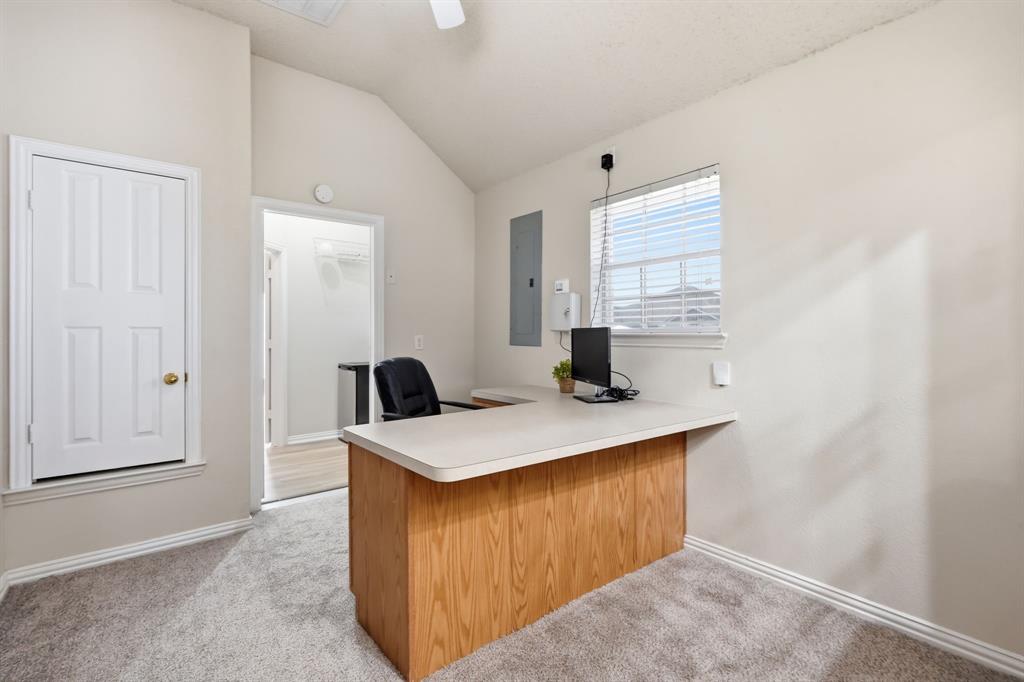 1121 Sw Hillside Drive Property Photo 24