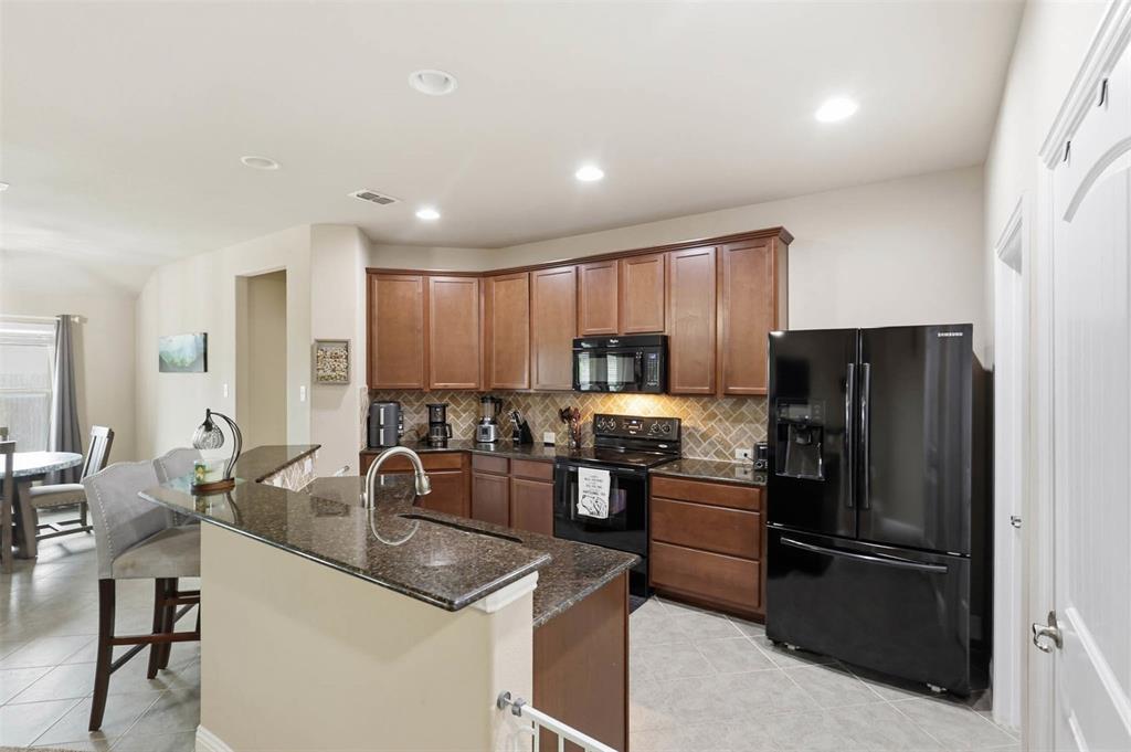 4720 Lazy Oaks Street Property Photo 5
