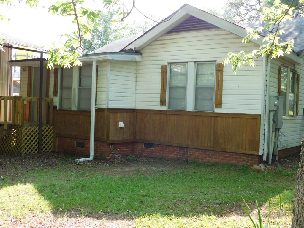 105 Nw 2nd Property Photo 7