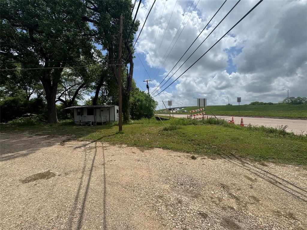 1300 S Loop Drive Property Photo 3
