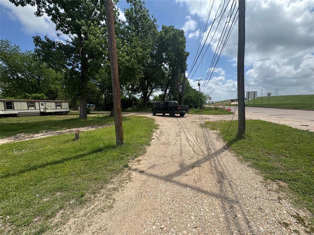 1300 S Loop Drive Property Photo 13