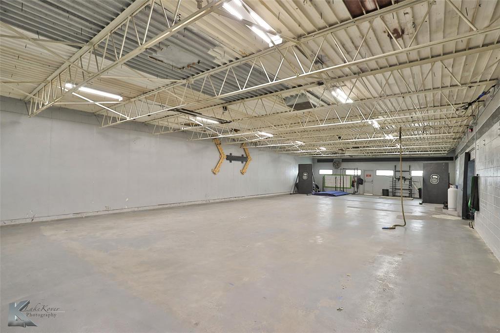 1701 N Treadaway Boulevard Property Photo 8