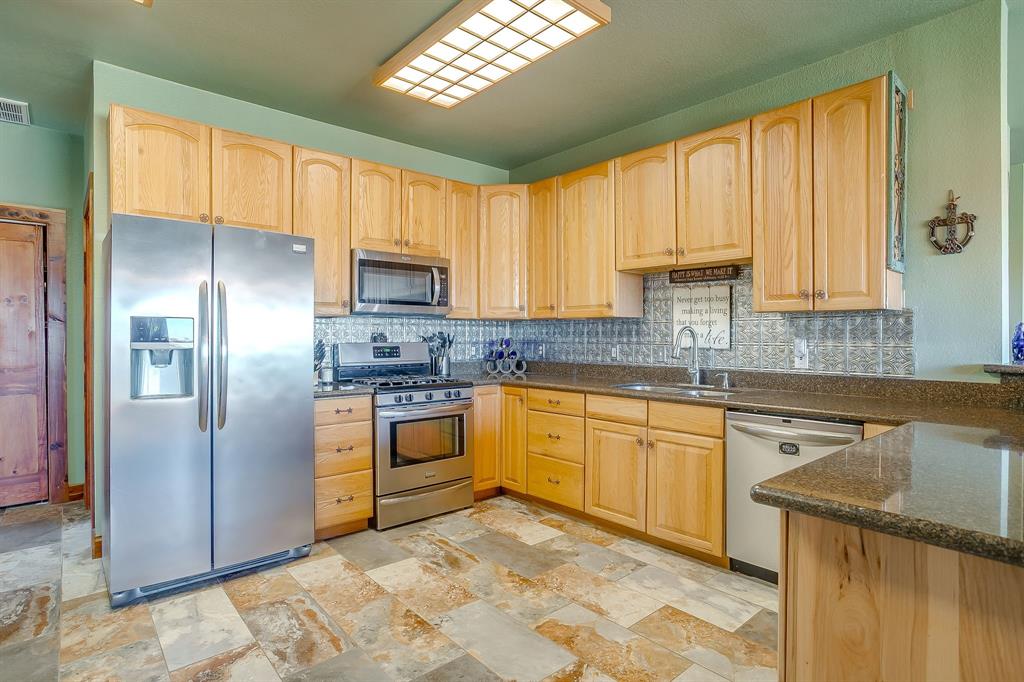 141 County Road 4793 Property Photo 8