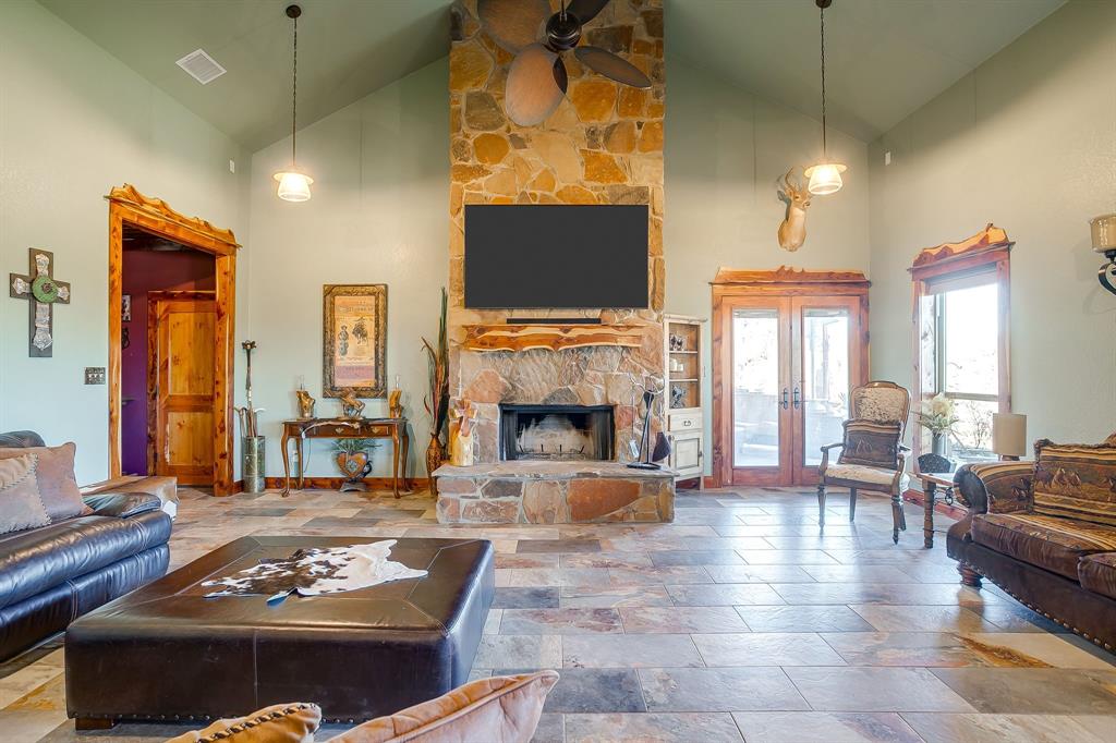 141 County Road 4793 Property Photo 9
