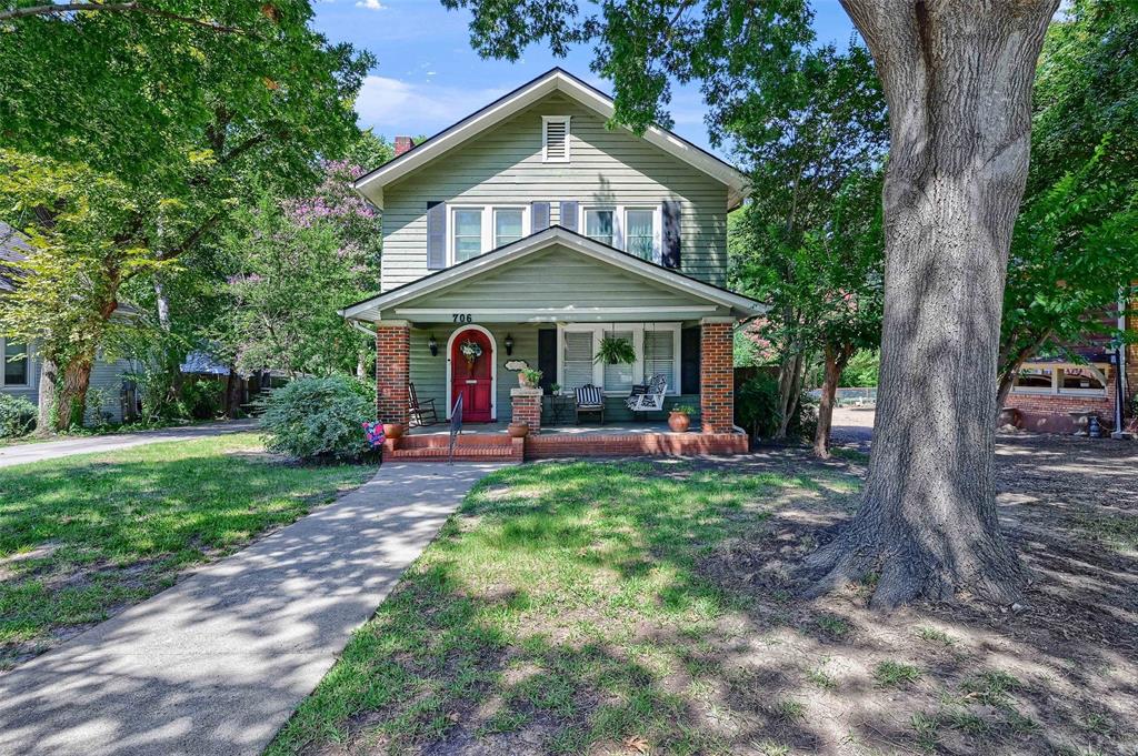 706 N Woods Street Property Photo 1