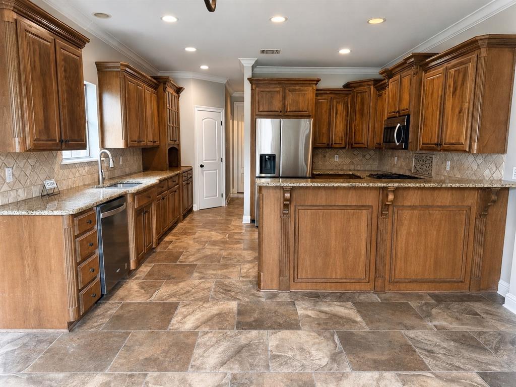 798 Dumaine Drive Property Photo 6