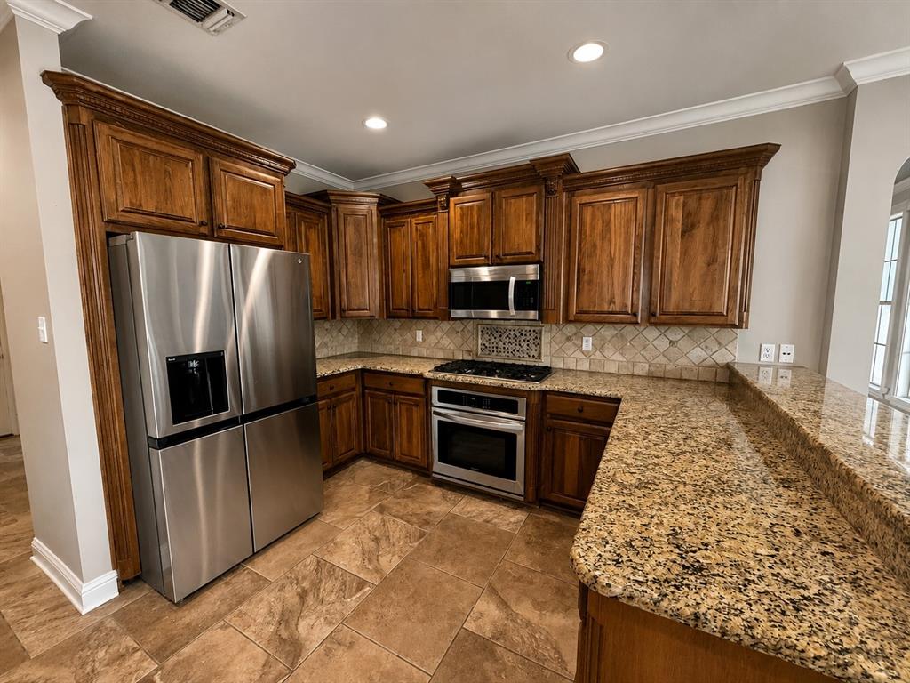 798 Dumaine Drive Property Photo 7