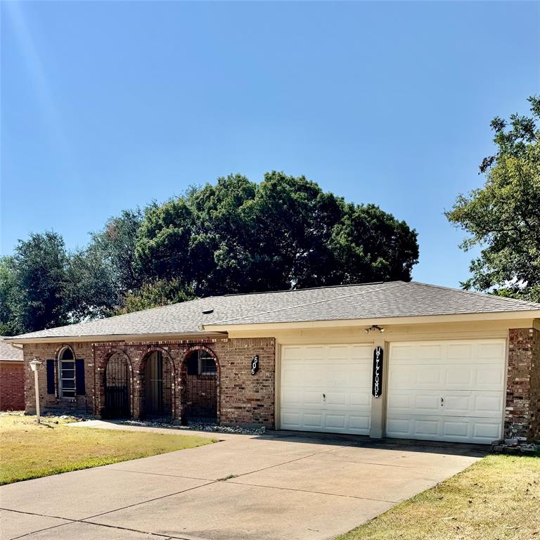 606 Pepperidge Court Property Photo 1