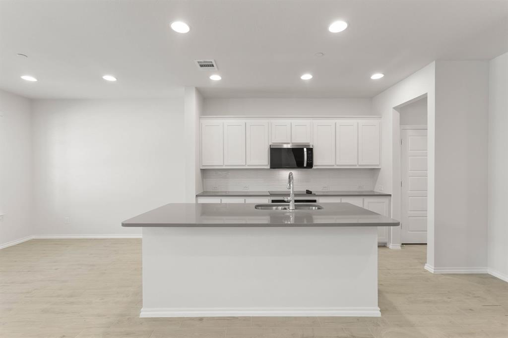 4507 Avion Drive Property Photo 4