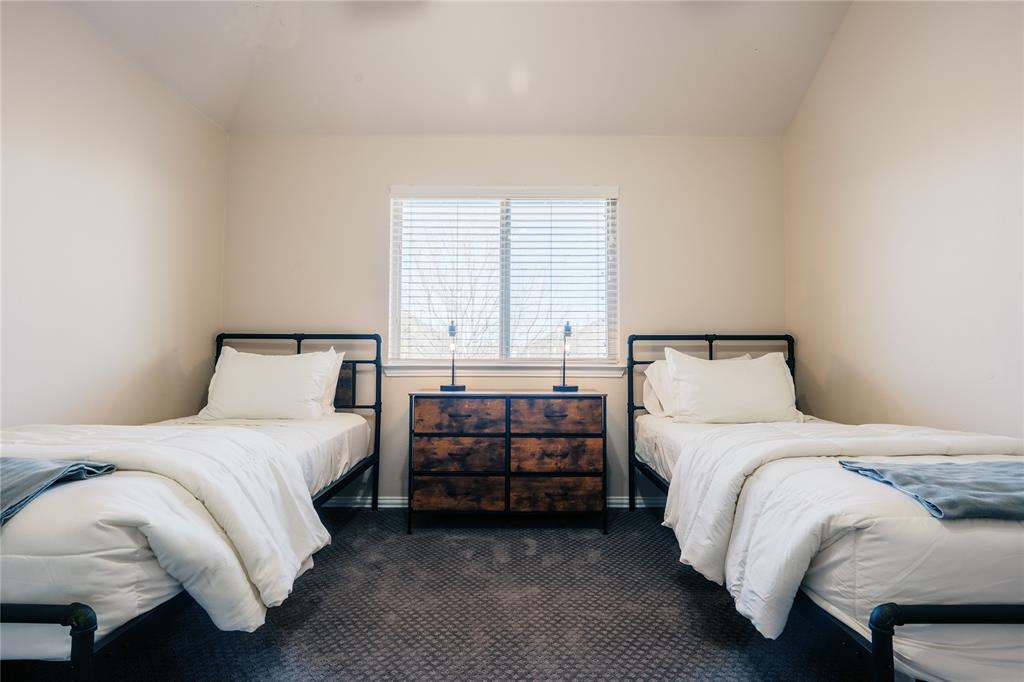 728 Chatsworth Drive Property Photo 30
