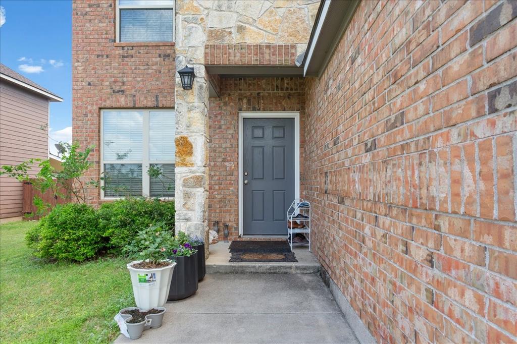 10205 Mickler Lane Property Photo 4