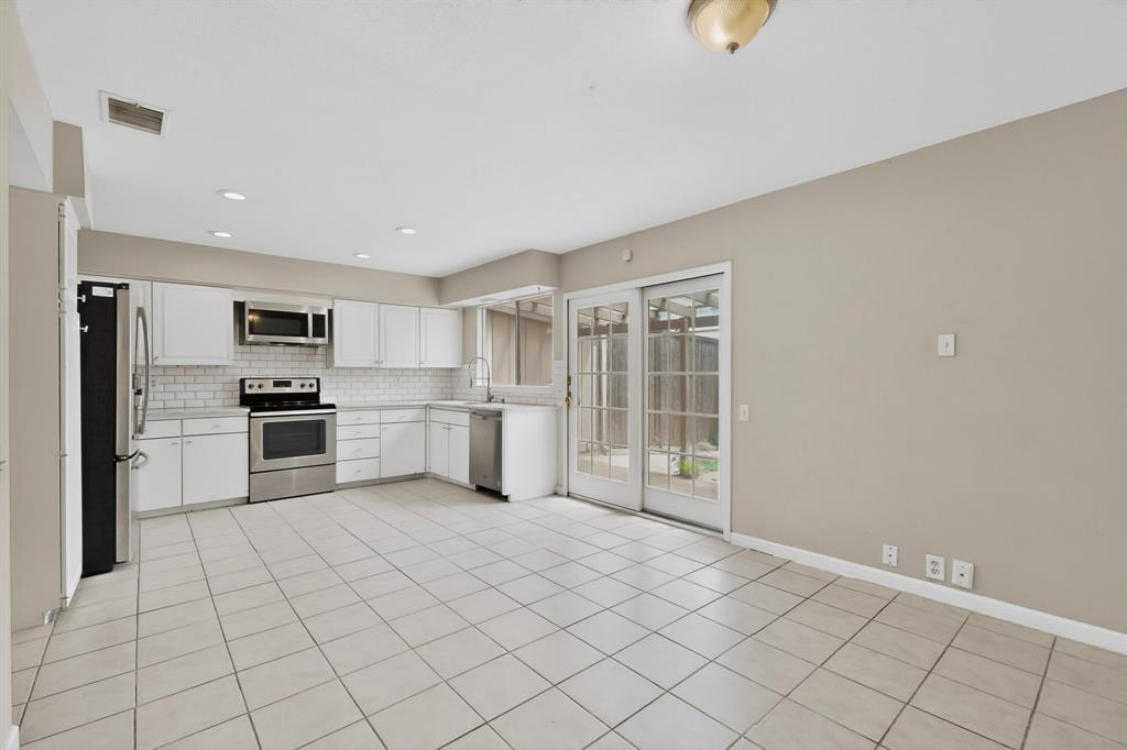 11940 Leisure Drive Property Photo 9