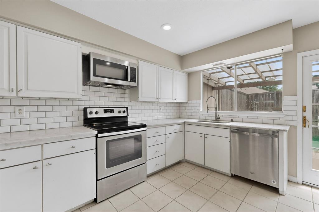11940 Leisure Drive Property Photo 10