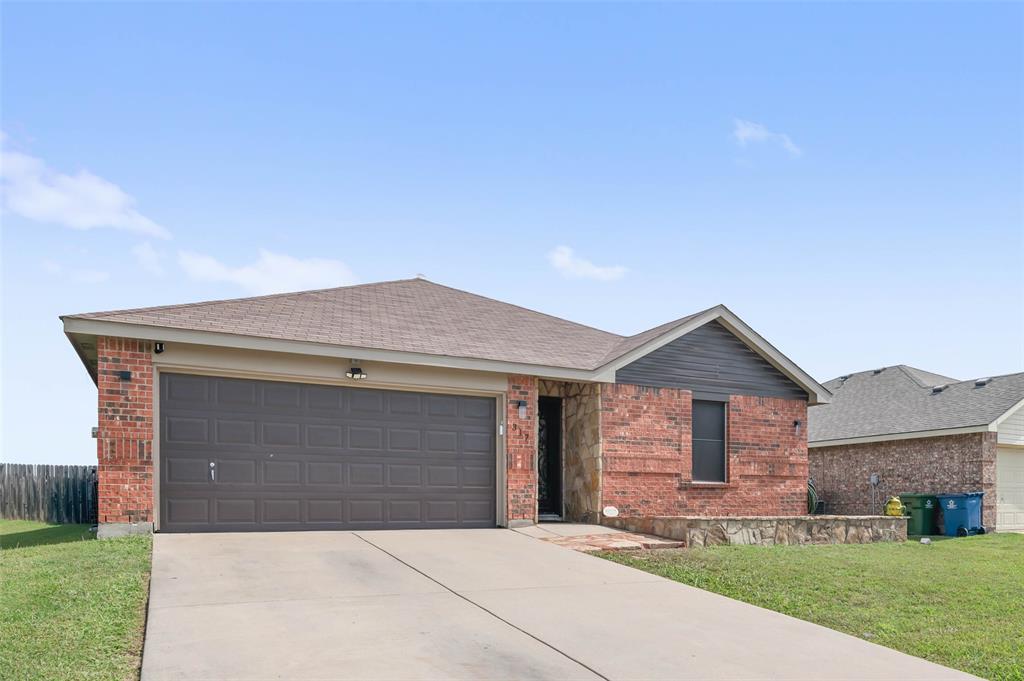 317 Quail Crossing Drive Property Photo 3