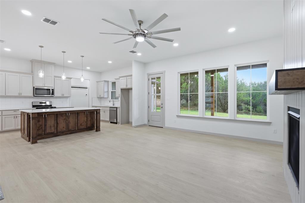 4595 Skyline Drive Property Photo 7