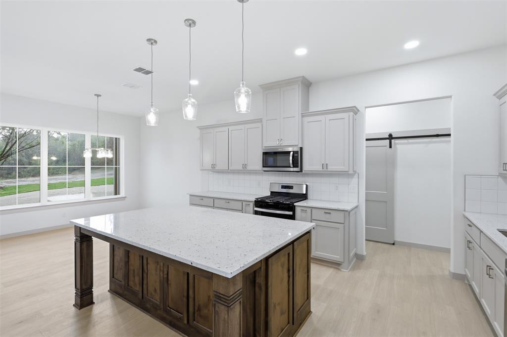4595 Skyline Drive Property Photo 14